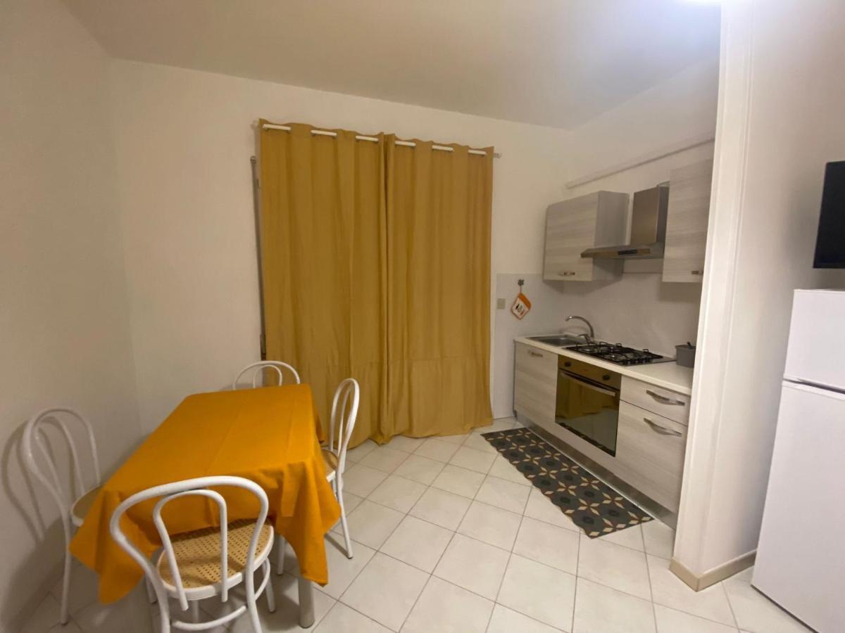 Hotel Ristorante Centosedici テッラチーナ エクステリア 写真
